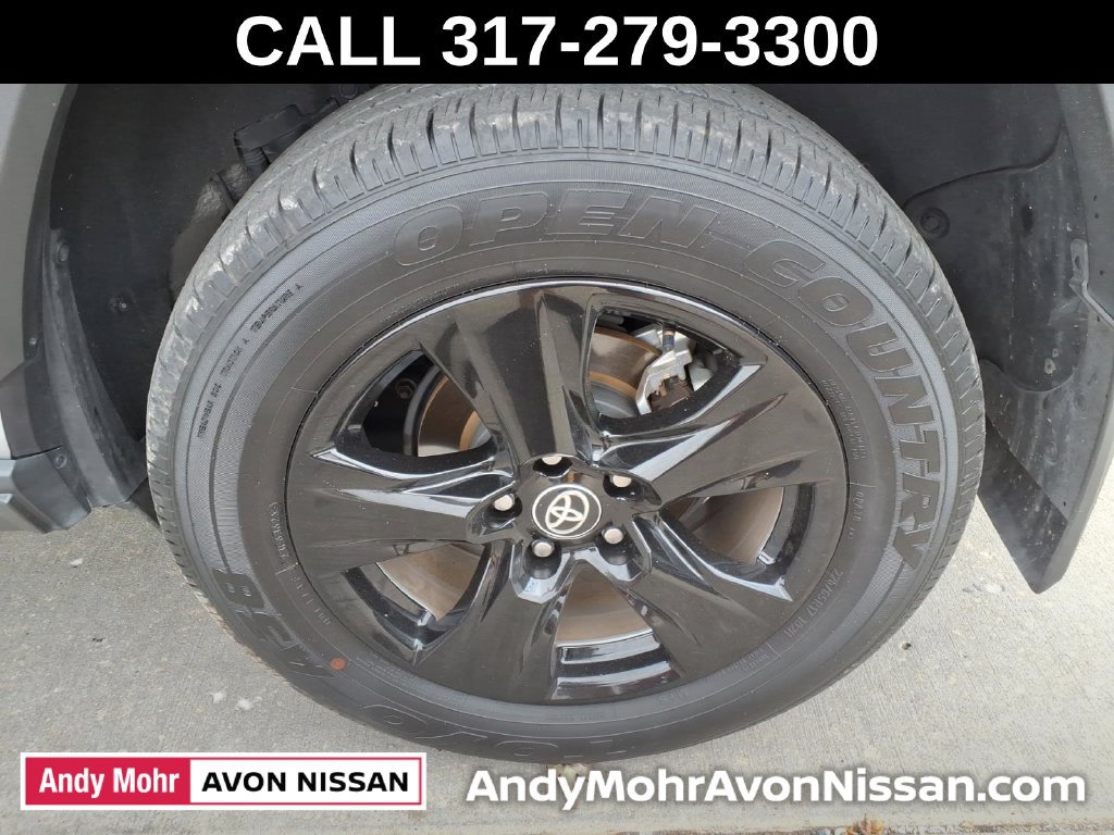 Used 2025 Toyota RAV4 LE AWD/4WD image 14