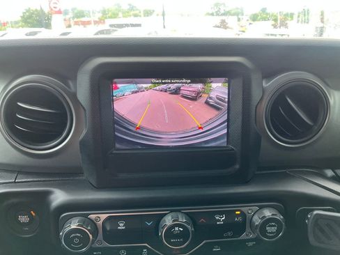 Used 2023 Jeep Wrangler Sport AWD/4WD image 19