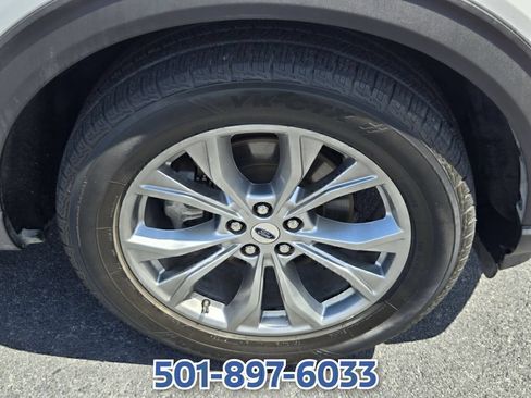 Used 2020 Ford Explorer XLT w/ Equipment Group 202A AWD/4WD image 21