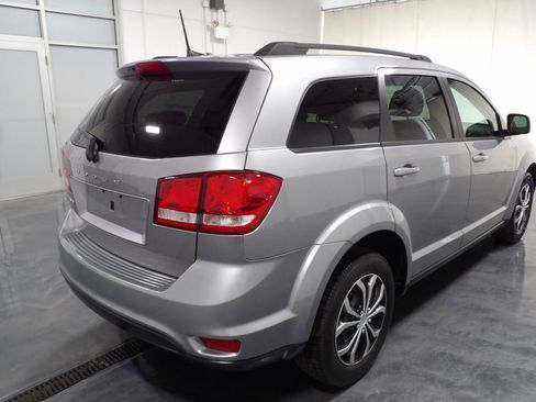 Used 2019 Dodge Journey SE w/ Connectivity Group image 4