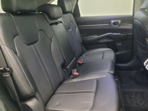 Used 2022 Kia Sorento S w/ Panoramic Sunroof Package FWD image 19