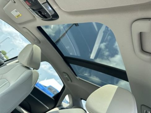 Used 2023 Hyundai Sonata SEL w/ Convenience Package FWD image 19
