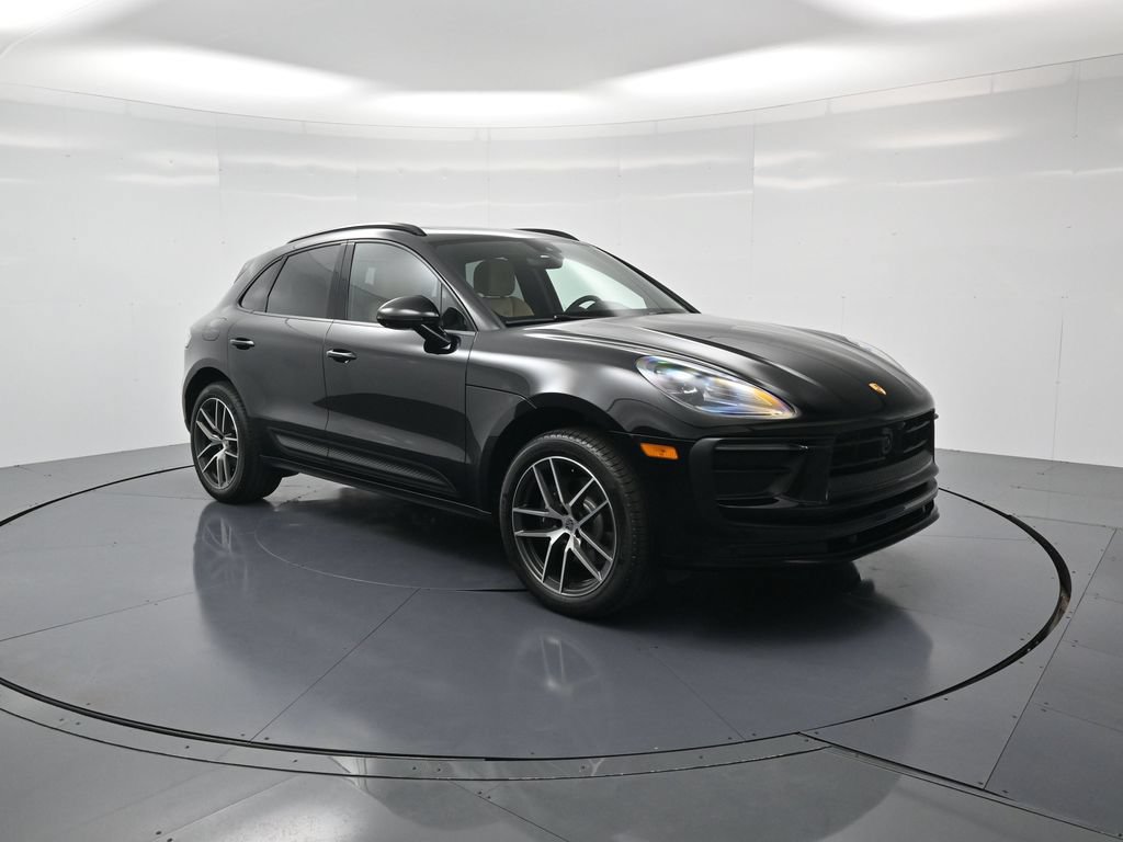 Used 2026 Porsche Macan AWD/4WD image 32