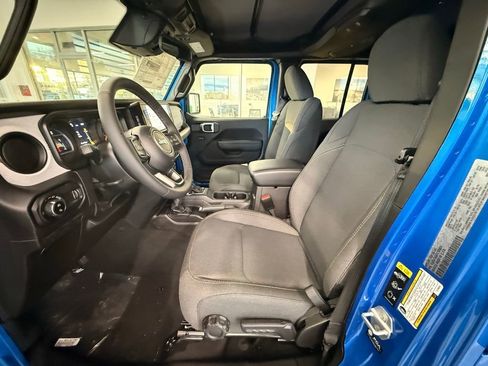 New 2026 Jeep Gladiator Sport S image 16