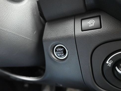 Used 2025 Nissan Frontier SV w/ SV Convenience Package AWD/4WD image 25