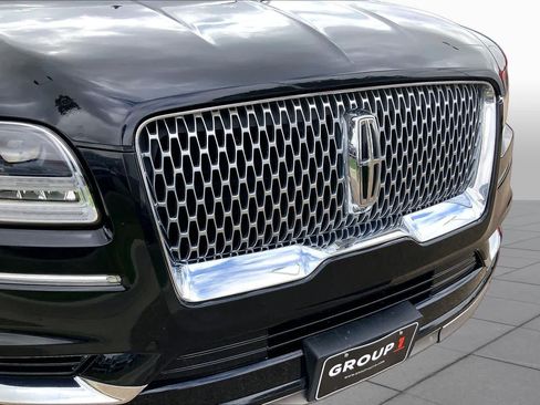 Used 2019 Lincoln Navigator Reserve AWD/4WD image 36