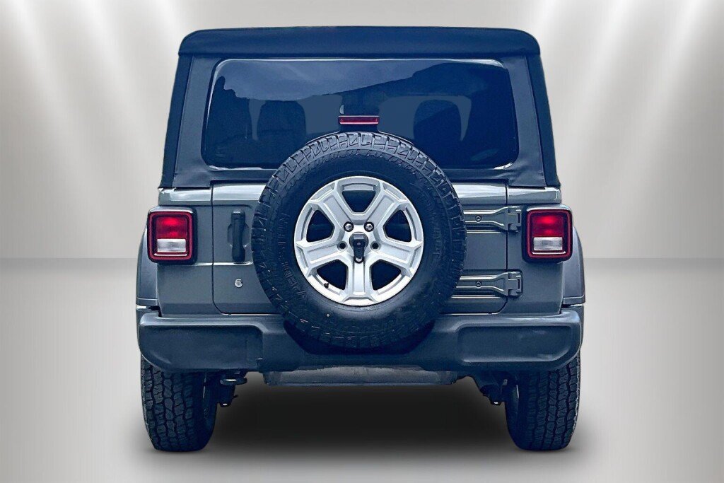 Used 2019 Jeep Wrangler Sport AWD/4WD image 6