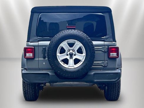 Used 2019 Jeep Wrangler Sport AWD/4WD image 6