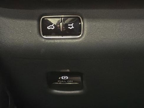 Used 2025 Lincoln Navigator Reserve AWD/4WD image 31