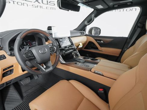 New 2026 Lexus LX 600 4WD w/ Luxury Package image 9