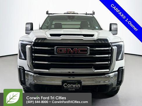 Used 2024 GMC Sierra 3500 SLE w/ SLE Convenience Package AWD/4WD image 4