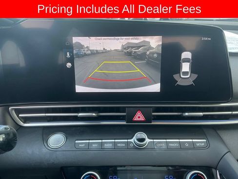 Used 2023 Hyundai Elantra Limited FWD image 17