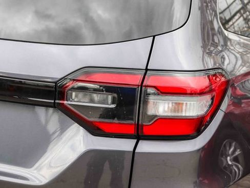 Used 2024 Honda Pilot LX image 9