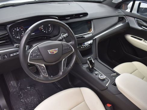 Used 2023 Cadillac XT5 Sportv w/ Technology Package AWD/4WD image 11