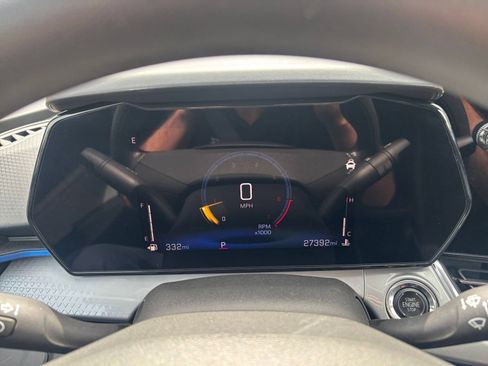 Used 2025 Chevrolet Trax LT FWD image 39
