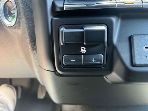 Used 2021 Chevrolet Silverado 1500 LT RWD image 27