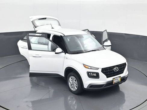 New 2026 Hyundai Venue SE FWD image 29