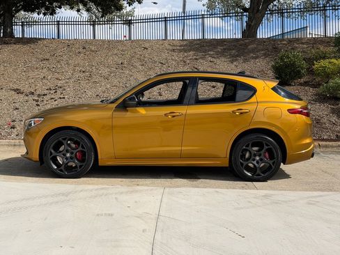 Used 2023 Alfa Romeo Stelvio Veloce image 6