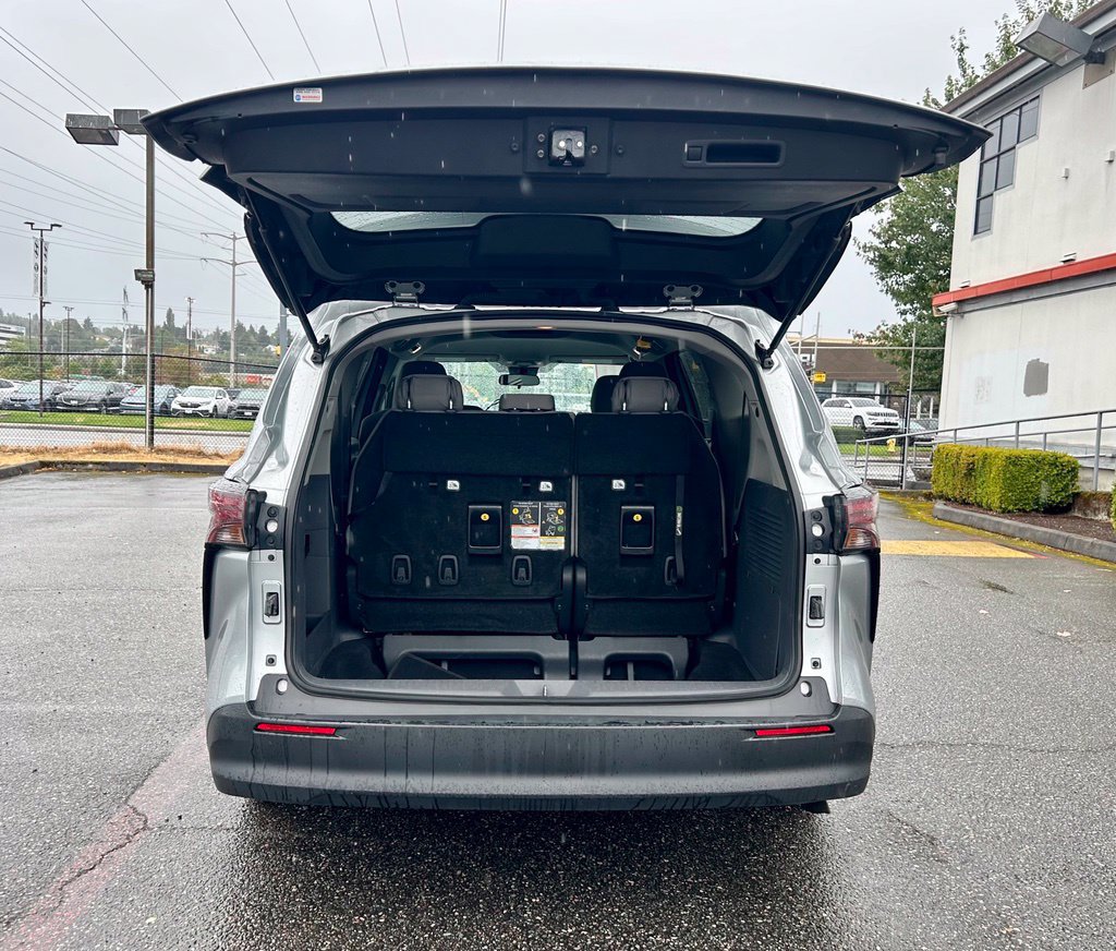 Certified 2024 Toyota Sienna LE AWD/4WD image 29