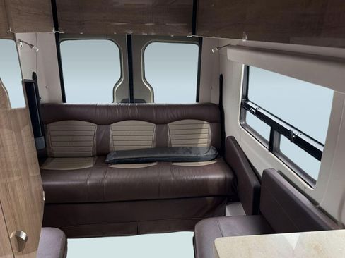 Used 2018 Mercedes-Benz Sprinter 3500 image 41