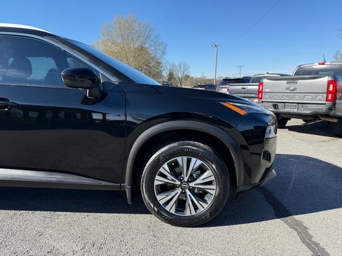 Used 2023 Nissan Rogue SV w/ SV Premium B Package image 43