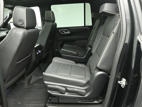 Used 2023 GMC Yukon XL SLT w/ SLT Premium Package AWD/4WD image 21