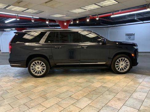 Used 2023 Cadillac Escalade ESV Premium Luxury AWD/4WD image 8