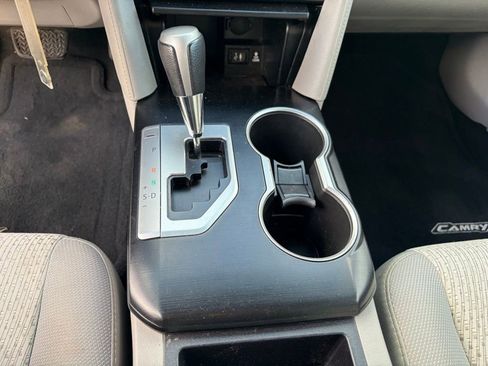 Used 2014 Toyota Camry FWD image 27