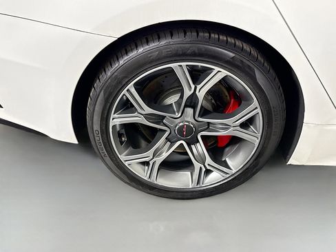 Used 2019 Kia Stinger GT2 AWD/4WD image 33
