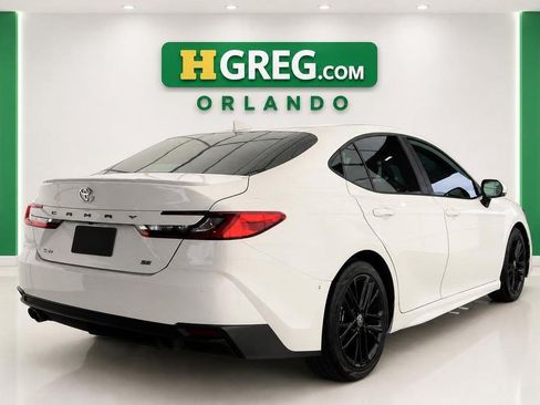 Used 2025 Toyota Camry SE w/ Convenience Package FWD image 6