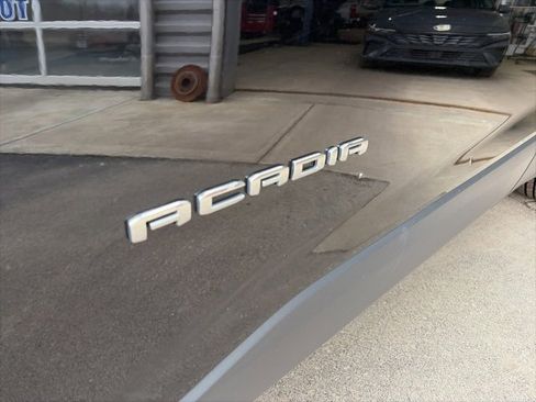 Used 2021 GMC Acadia SLT image 7