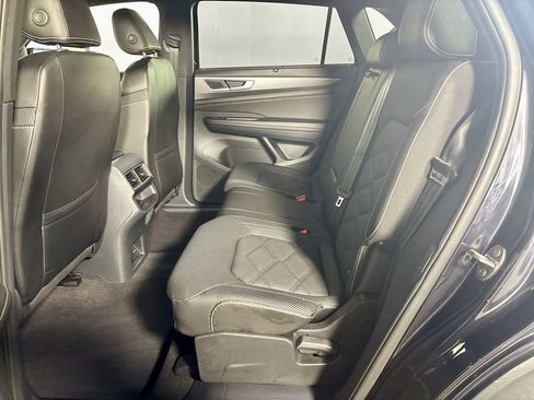 Certified 2024 Volkswagen Atlas Cross Sport SE image 19