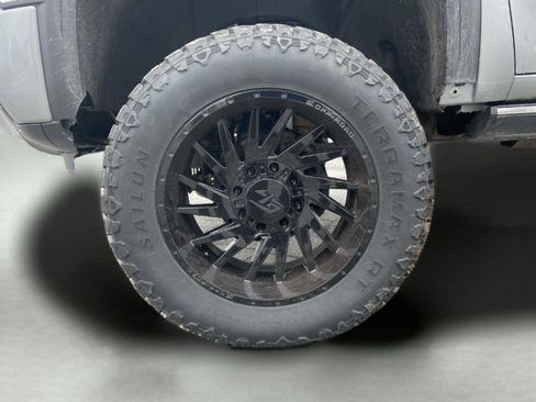 Used 2024 GMC Sierra 2500 Denali w/ Denali Reserve Package image 18