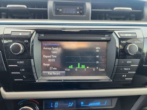 Used 2014 Toyota Corolla LE FWD image 16