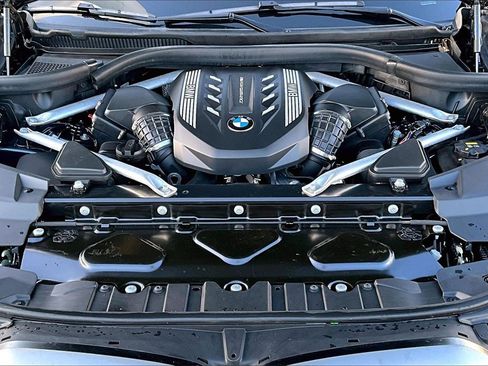 Used 2020 BMW X5 M50i w/ Premium Package image 30