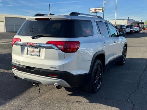 Used 2017 GMC Acadia SLT image 6