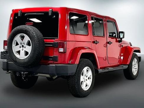 Used 2012 Jeep Wrangler Unlimited Sahara w/ Connectivity Group AWD/4WD image 7