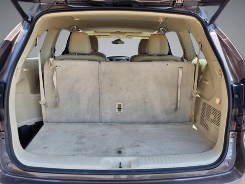 Used 2019 Toyota Highlander XLE FWD image 12