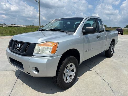 Used 2014 Nissan Titan S RWD image 8