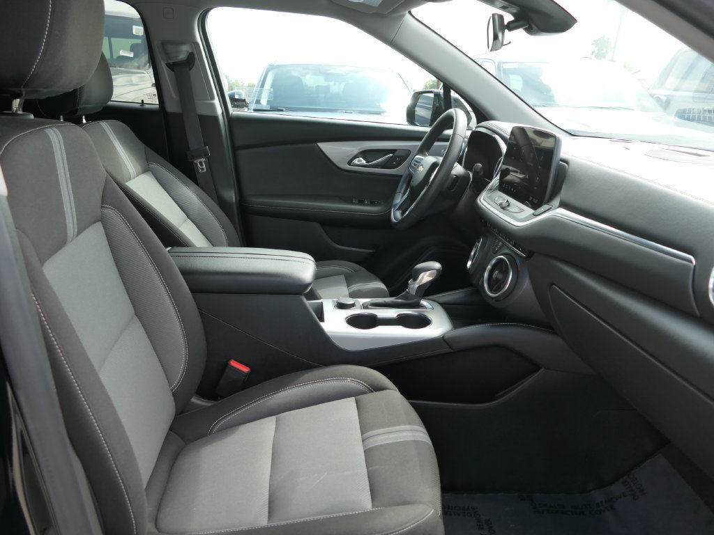 Used 2025 Chevrolet Blazer LT FWD image 25