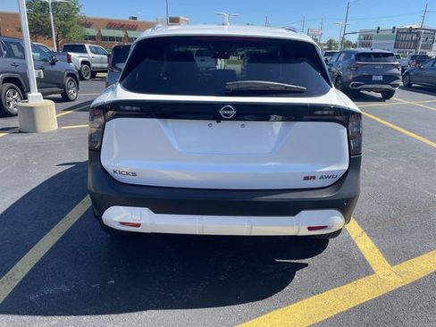 Used 2025 Nissan Kicks SR w/ SR Premium Package AWD/4WD image 33
