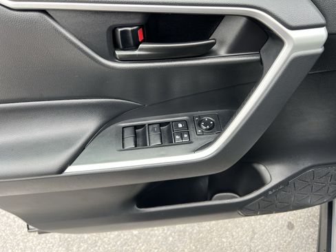Used 2024 Toyota RAV4 LE AWD/4WD image 14