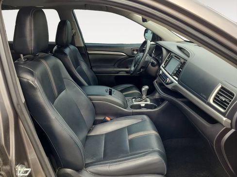 Used 2018 Toyota Highlander SE AWD/4WD image 15