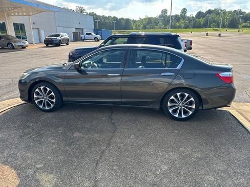 Used 2015 Honda Accord Sport image 5