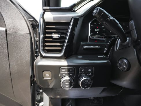 Used 2024 GMC Sierra 1500 Denali AWD/4WD image 18