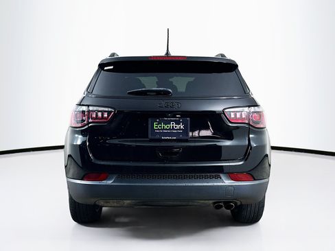 Used 2022 Jeep Compass Latitude FWD image 7