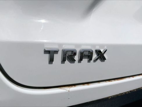 Used 2024 Chevrolet Trax LT w/ LT Convenience Package FWD image 31