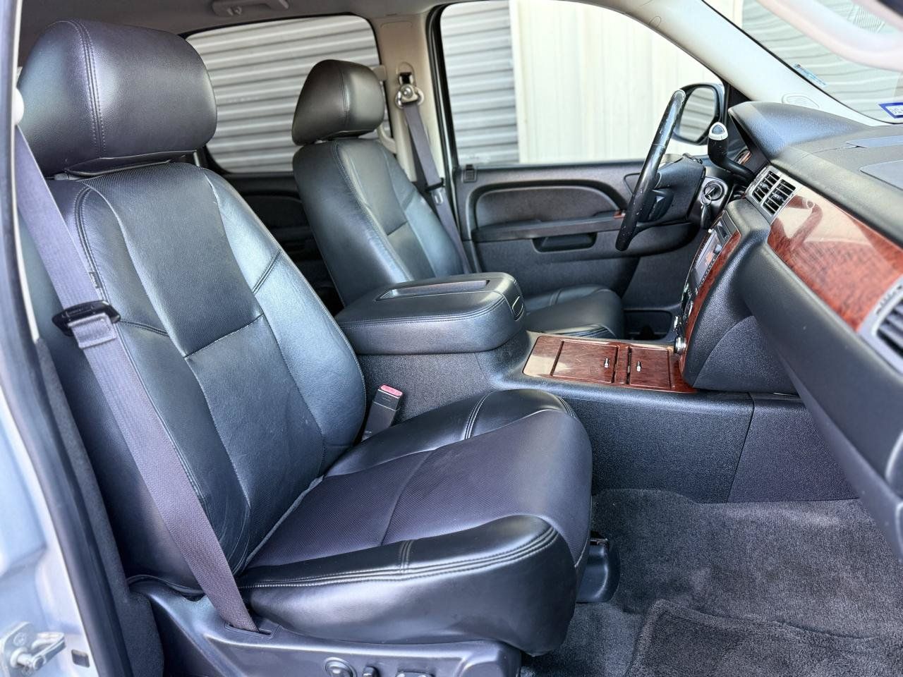 Used 2013 Chevrolet Suburban LTZ AWD/4WD image 13