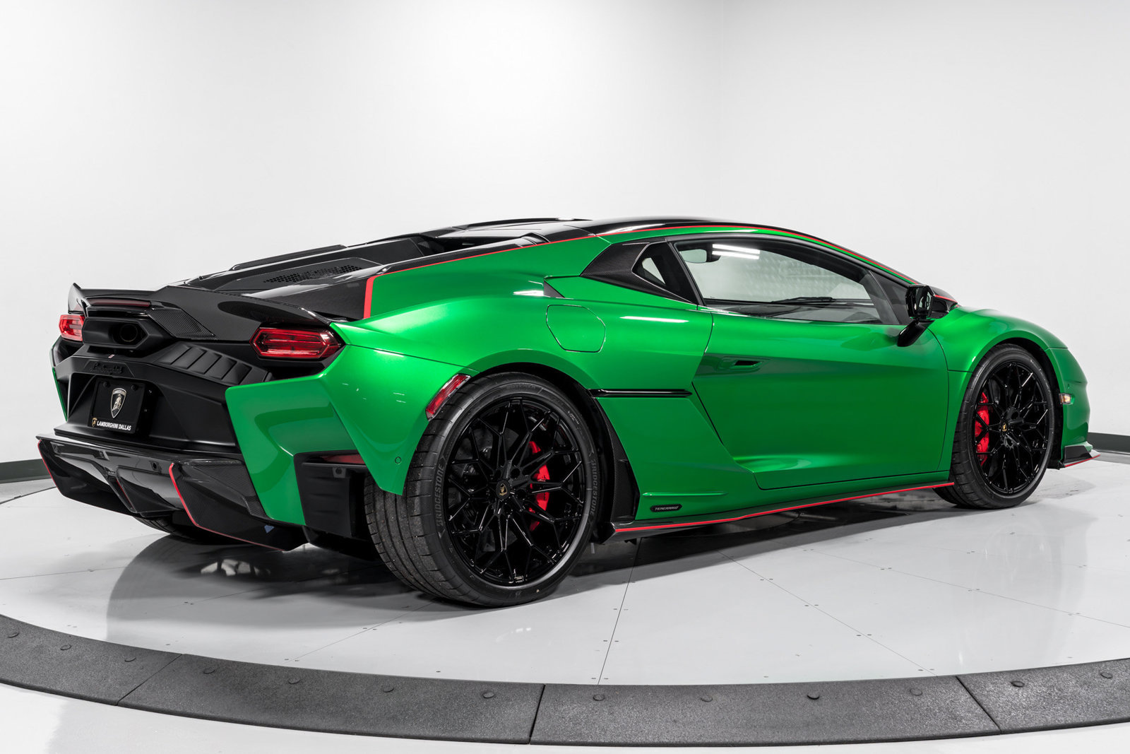 Used 2026 Lamborghini Temerario AWD/4WD image 3