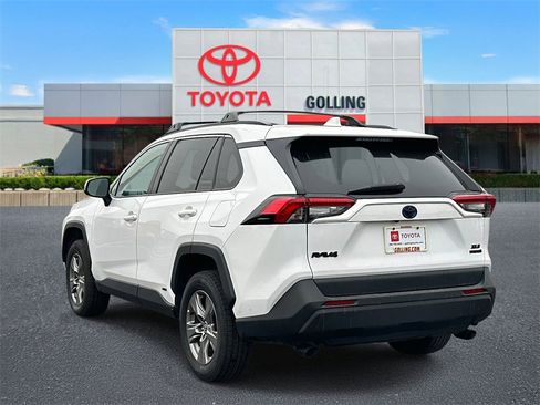 Used 2023 Toyota RAV4 XLE image 4